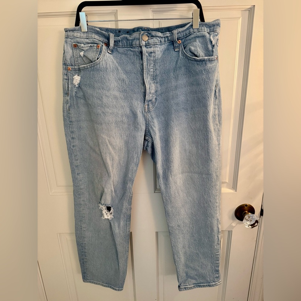 GAP Women’s Light Blue Relaxed Jeans